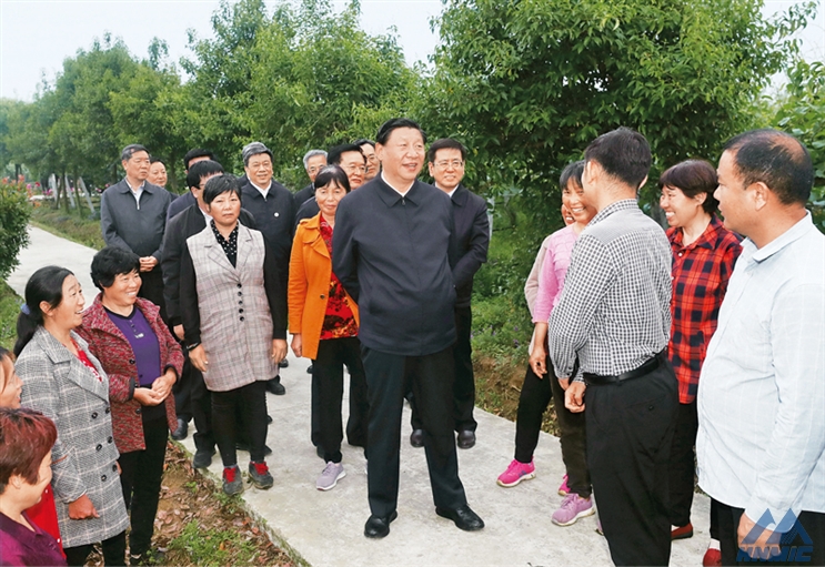 习近平：扎实推动共同富裕